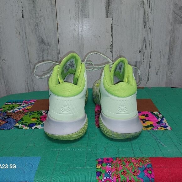 Nike Kyrie Flytrap 4 Barely Volt Men's 11.5 CT2972-700 - Picture 10 of 13
